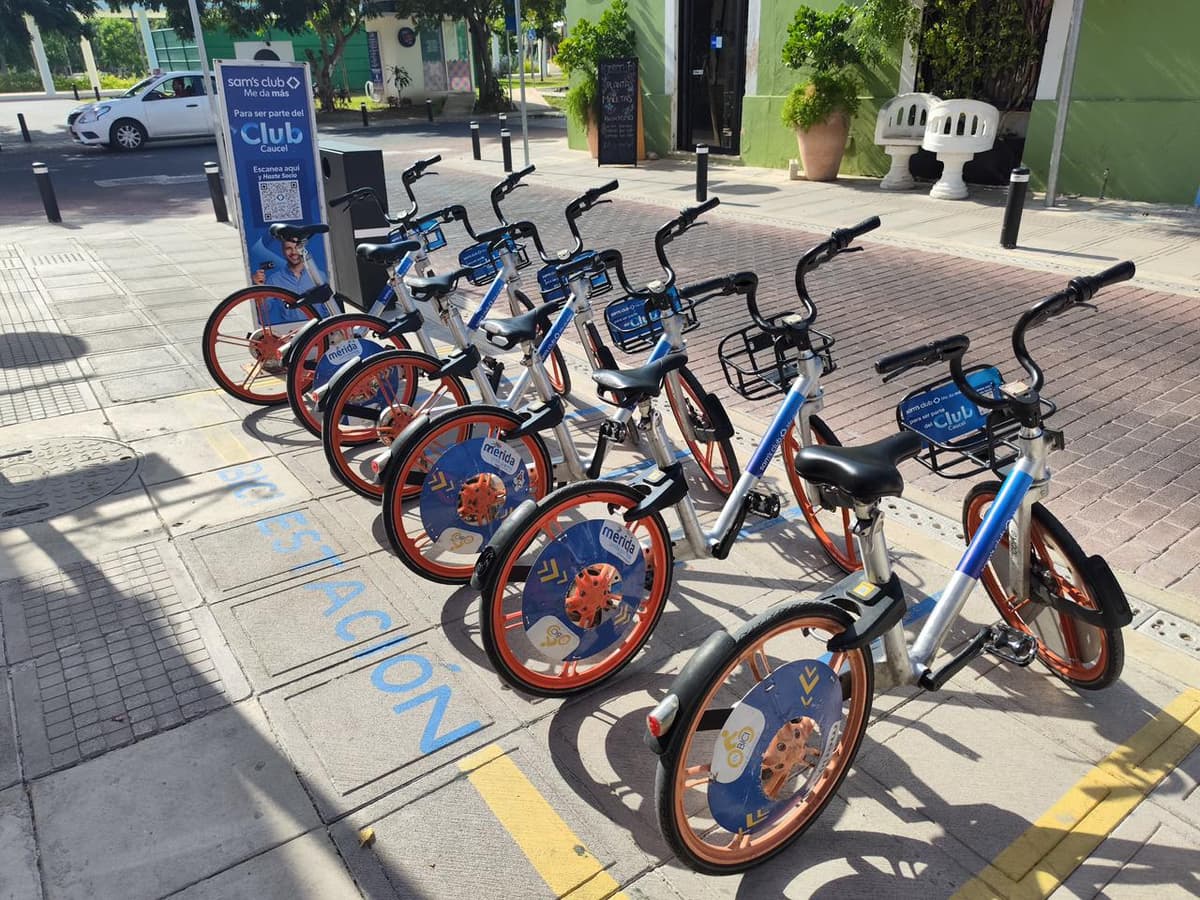 Usuario en bici en Mérida